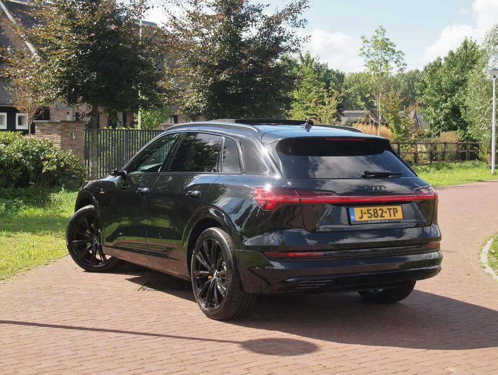 Audi e-tron e-tron 55 quattro 95 kWh uit 2019, foto 3