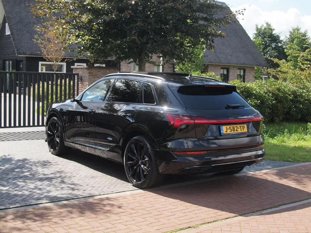 Audi e-tron e-tron 55 quattro 95 kWh uit 2019, foto 8