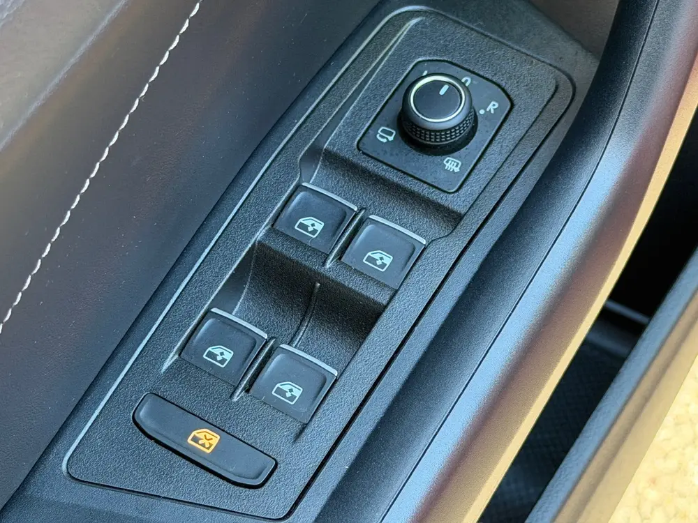 Volkswagen T-Roc 1.5 TSI 150pk DSG Style | Navigatie | Stand uit 2025, foto 9