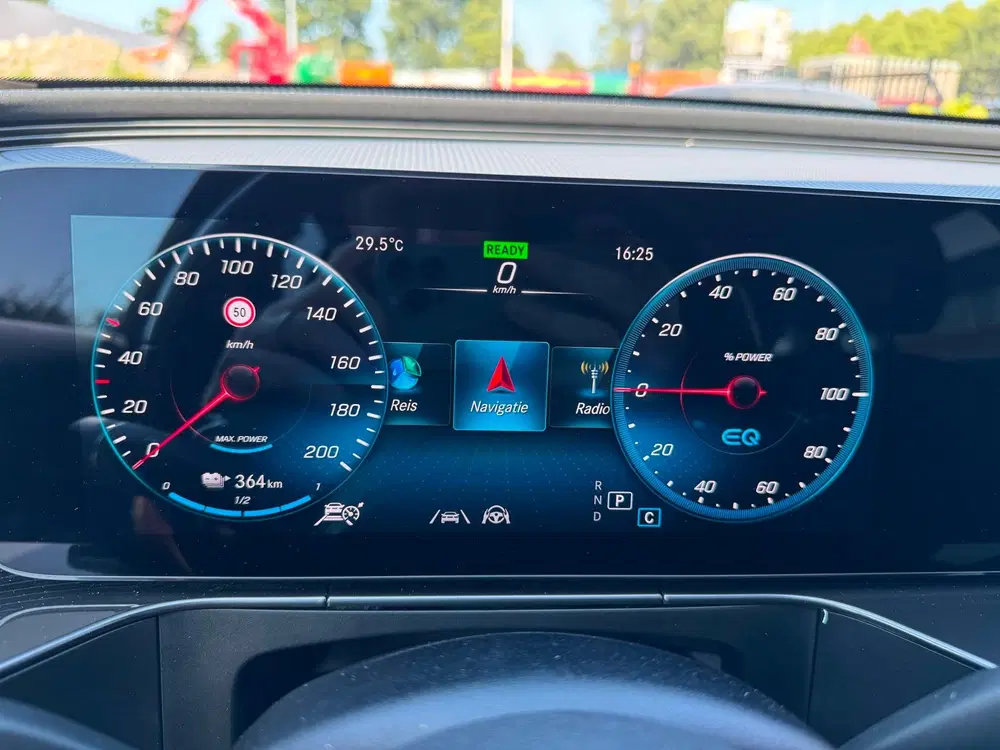 Mercedes-Benz EQC 400 4MATIC Premium 80 kWh uit 2021, foto 10