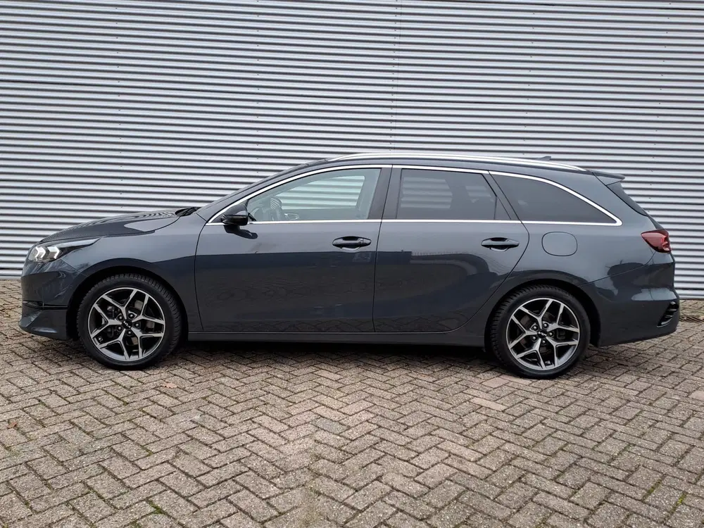 Kia Ceed 1.0 T-GDi ExecutiveLine Navigatie GROOT uit 2024, foto 2