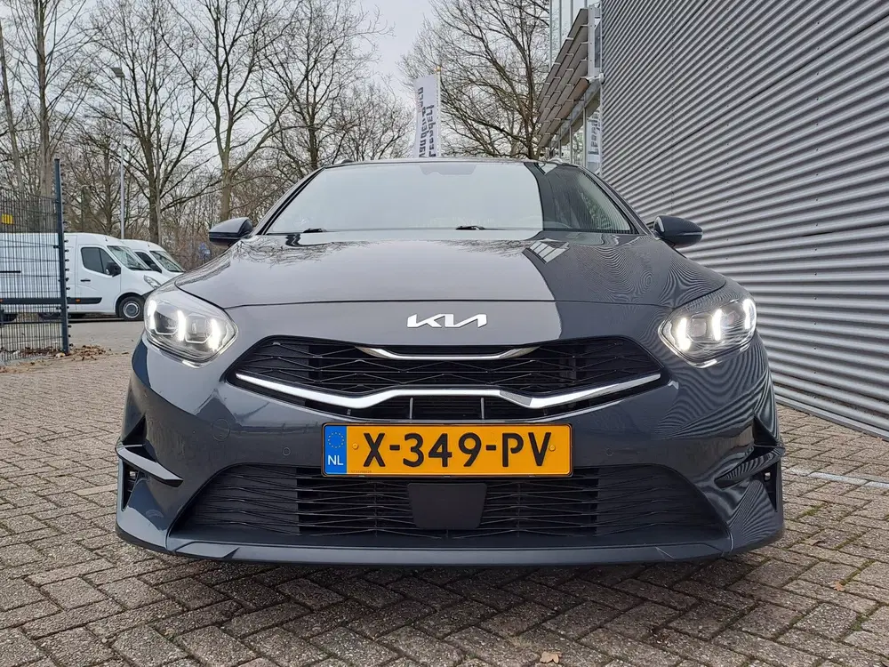Kia Ceed 1.0 T-GDi ExecutiveLine Navigatie GROOT uit 2024, foto 3