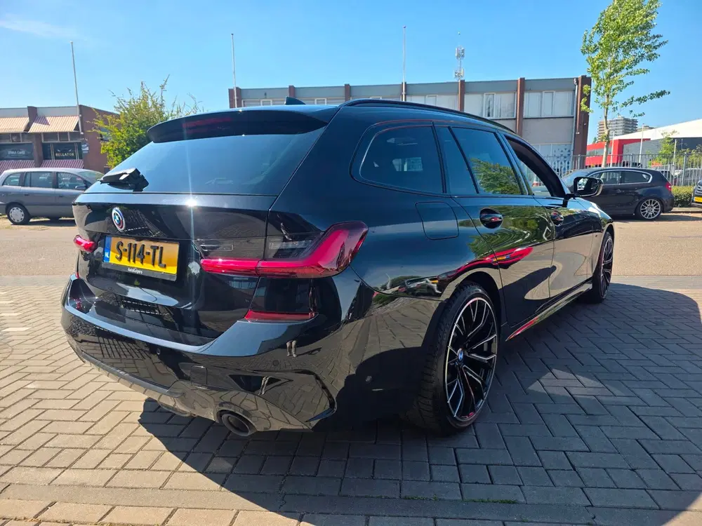 BMW 3-serie 330e High Executive uit 2022, foto 11