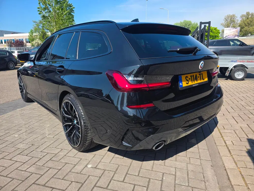 BMW 3-serie 330e High Executive uit 2022, foto 4