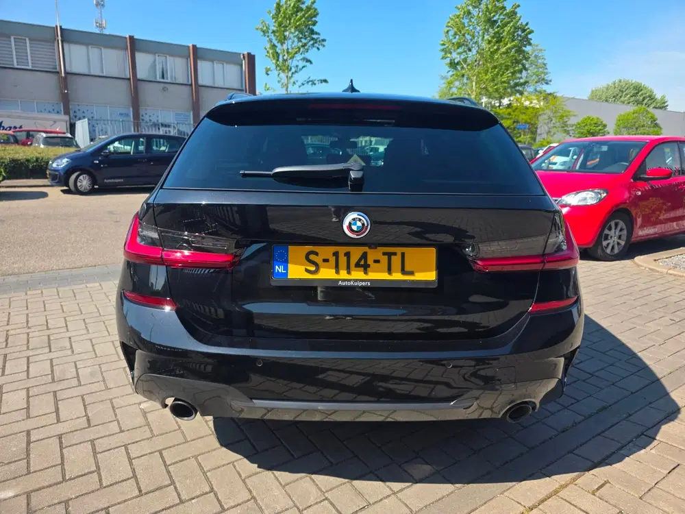 BMW 3-serie 330e High Executive uit 2022, foto 5