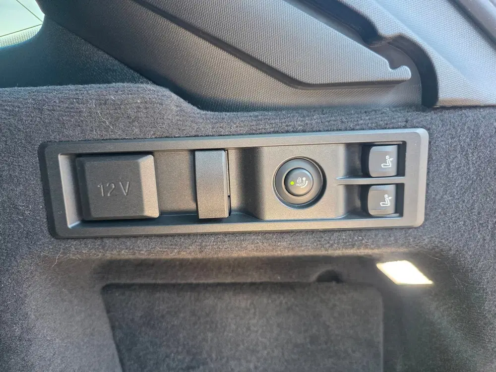 BMW 3-serie 330e High Executive uit 2022, foto 9