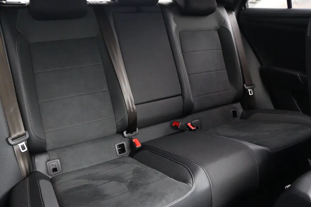 Volkswagen T-Roc 1.5 TSI R-Line | ACC | Camera | Trekhaak | uit 2025, foto 14