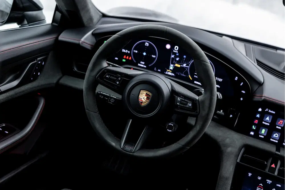 Porsche Taycan GTS 93 kWh uit 2022, foto 18