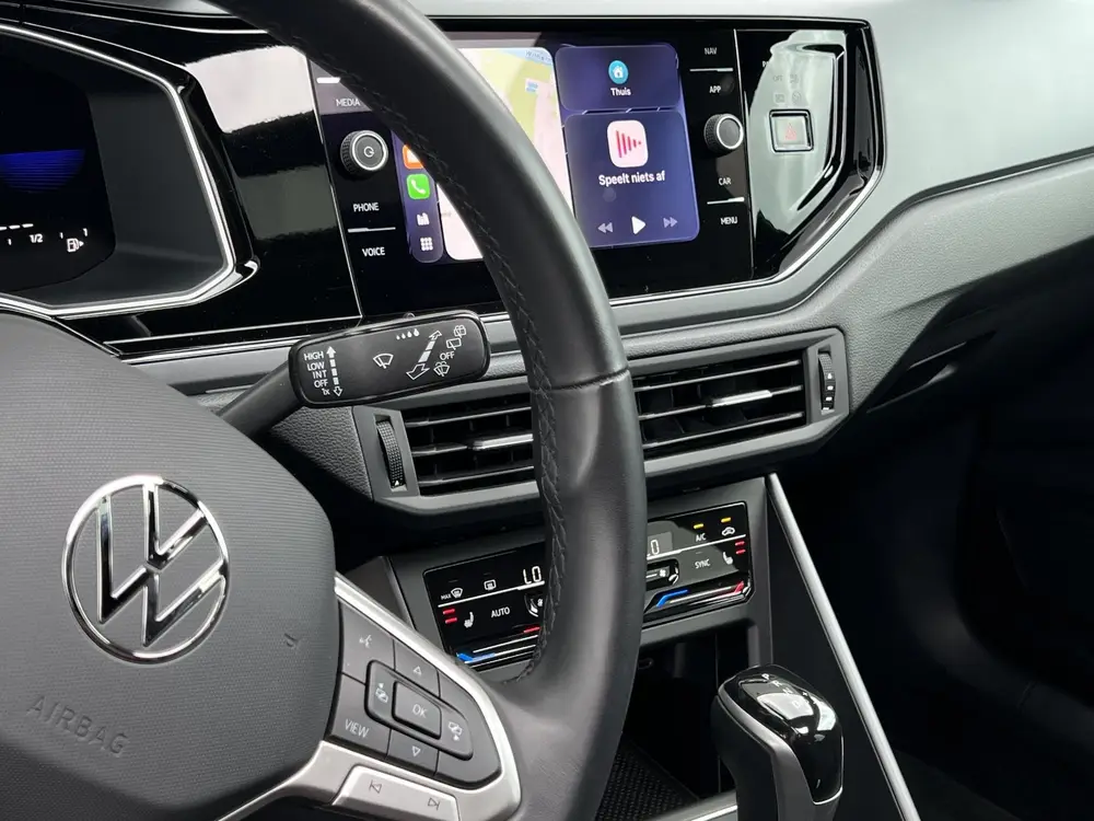 Volkswagen Taigo 1.5 TSI R-Line Business PANO ACC CLIMA LANE uit 2024, foto 15
