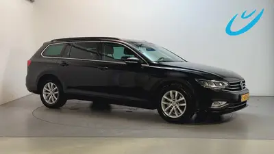 Volkswagen Passat Variant 1.5 TSI 150pk DSG Business Navigat uit 2020