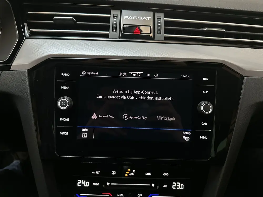 Volkswagen Passat Variant 1.5 TSI 150pk DSG Business Navigat uit 2020, foto 11