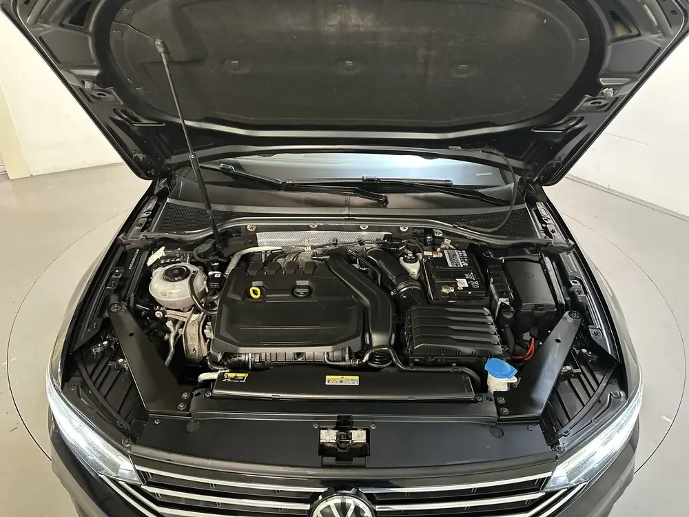 Volkswagen Passat Variant 1.5 TSI 150pk DSG Business Navigat uit 2020, foto 17