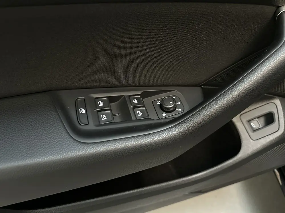 Volkswagen Passat Variant 1.5 TSI 150pk DSG Business Navigat uit 2020, foto 20