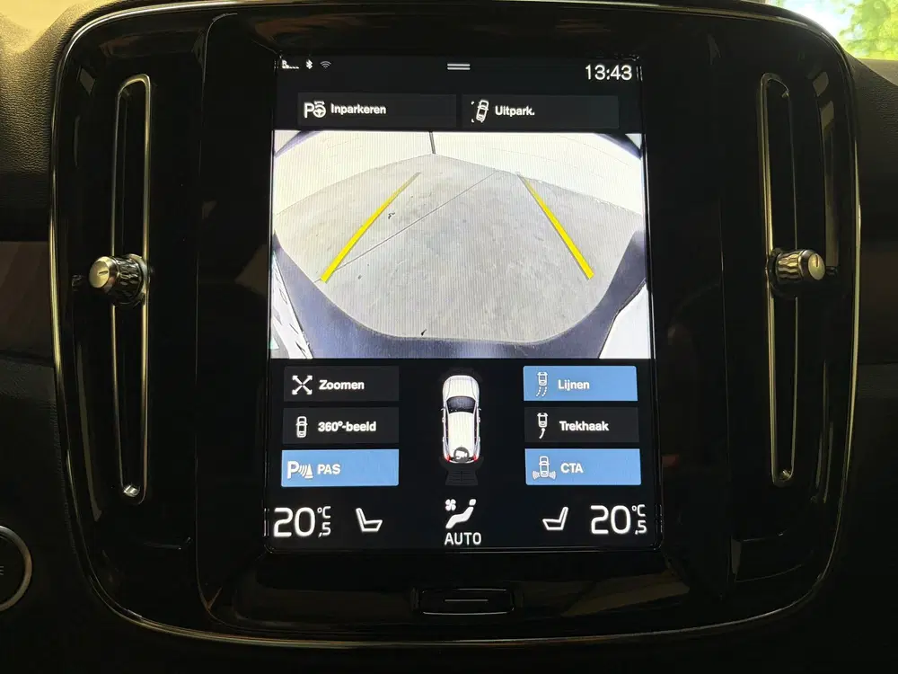 Volvo XC40 1.5 T4 Plug-in hybrid Ultimate Dark Panora uit 2023, foto 16
