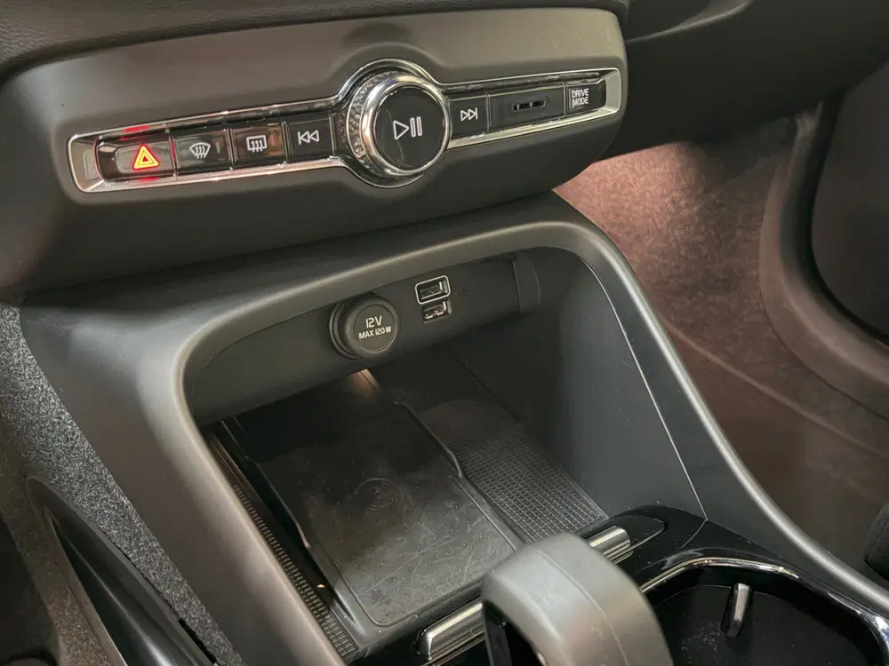Volvo XC40 1.5 T4 Plug-in hybrid Ultimate Dark Panora uit 2023, foto 17