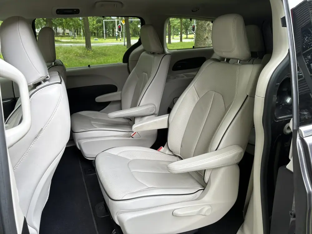 Chrysler Pacifica 3.6 V6 Hybrid PHEV LIMITED (bj 2021) uit 2021, foto 12