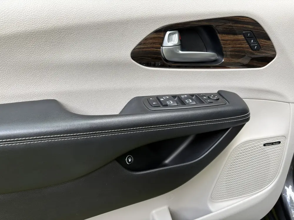 Chrysler Pacifica 3.6 V6 Hybrid PHEV LIMITED (bj 2021) uit 2021, foto 8
