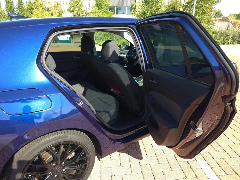 Volkswagen Golf 8 Bj 2023 uit 2023, foto 16