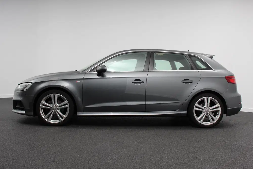 Audi A3 35 TFSI 150pk Automaat S-Line Sport Climat uit 2020, foto 8