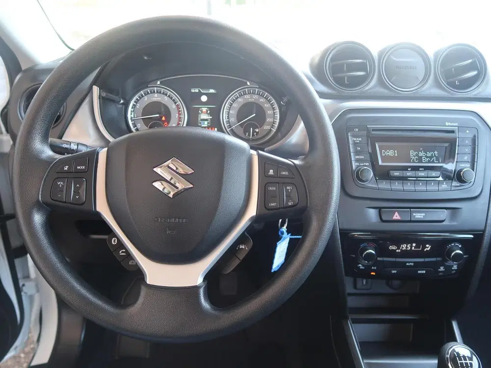 Suzuki Vitara 1.4 Boosterjet Smart Hybrid ADAPTIVE CRUIS uit 2024, foto 11
