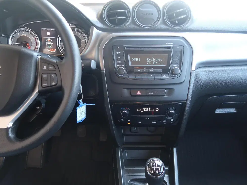 Suzuki Vitara 1.4 Boosterjet Smart Hybrid ADAPTIVE CRUIS uit 2024, foto 14