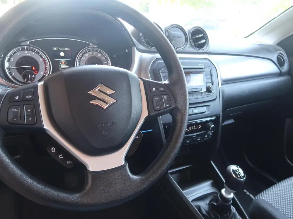 Suzuki Vitara 1.4 Boosterjet Smart Hybrid ADAPTIVE CRUIS uit 2024, foto 19
