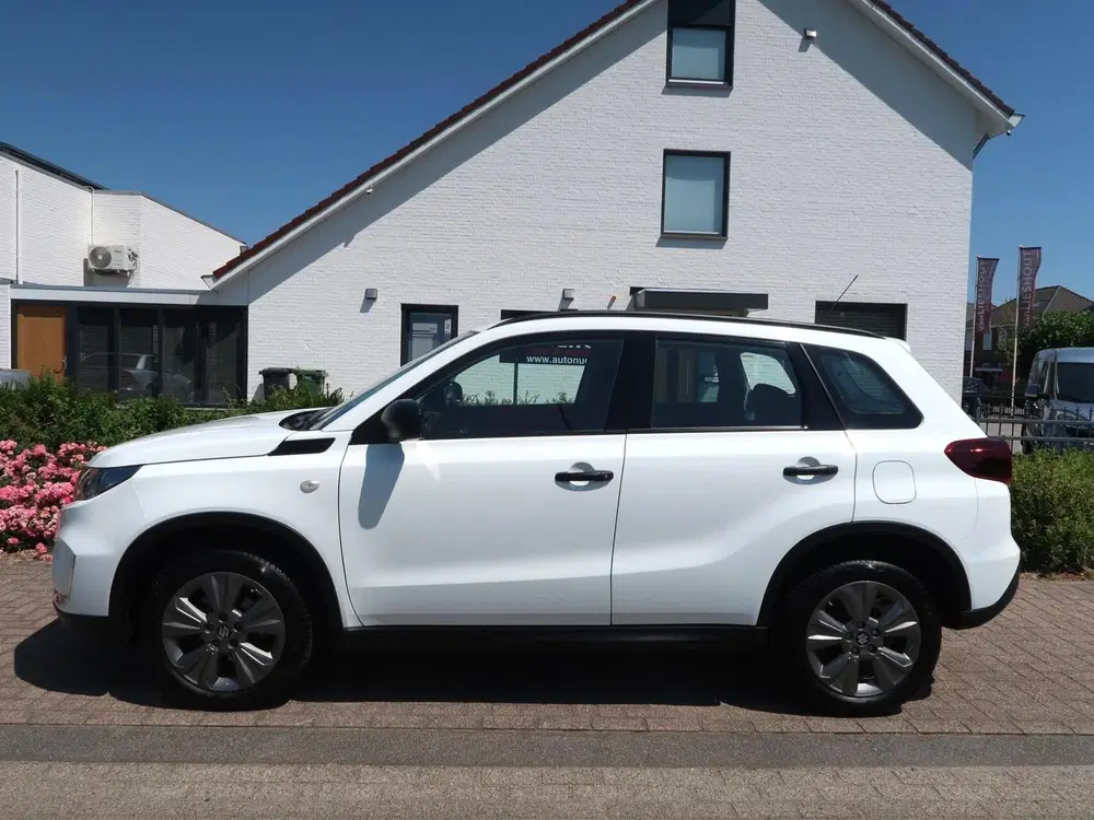 Suzuki Vitara 1.4 Boosterjet Smart Hybrid ADAPTIVE CRUIS uit 2024, foto 2