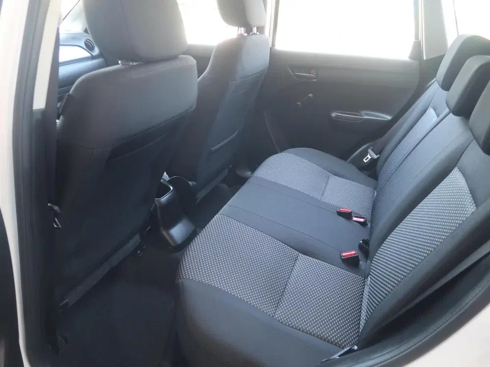 Suzuki Vitara 1.4 Boosterjet Smart Hybrid ADAPTIVE CRUIS uit 2024, foto 20