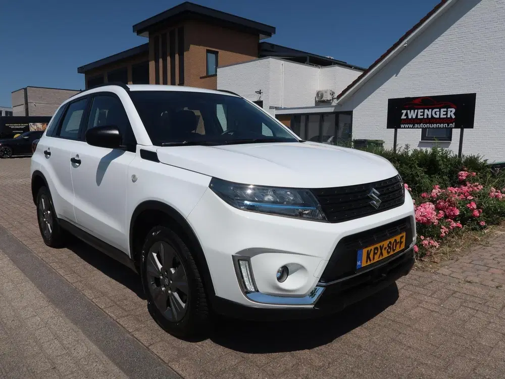 Suzuki Vitara 1.4 Boosterjet Smart Hybrid ADAPTIVE CRUIS uit 2024, foto 4