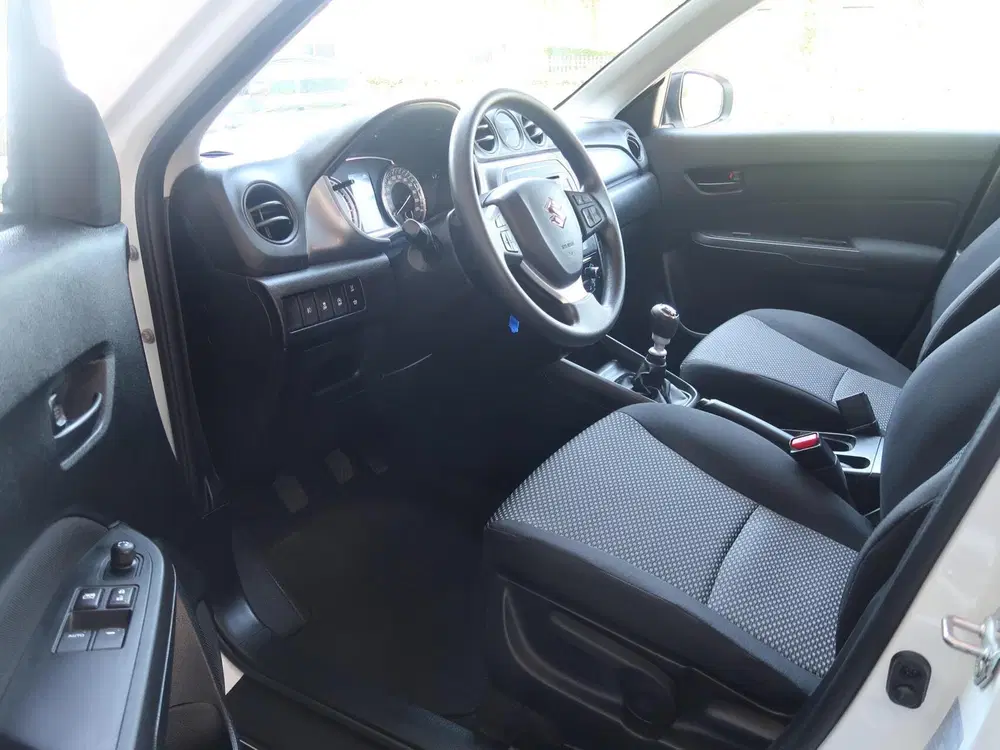 Suzuki Vitara 1.4 Boosterjet Smart Hybrid ADAPTIVE CRUIS uit 2024, foto 7