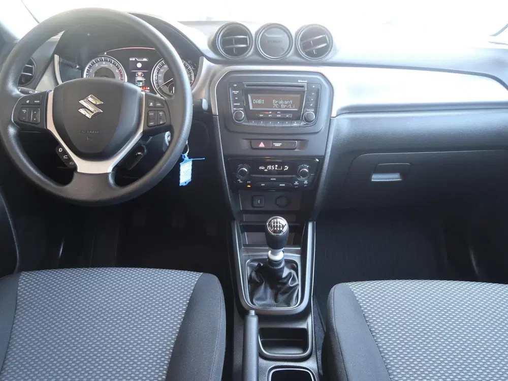 Suzuki Vitara 1.4 Boosterjet Smart Hybrid ADAPTIVE CRUIS uit 2024, foto 9