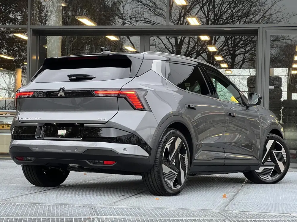 Mitsubishi Eclipse Cross Instyle 87 kWh uit 2025, foto 2