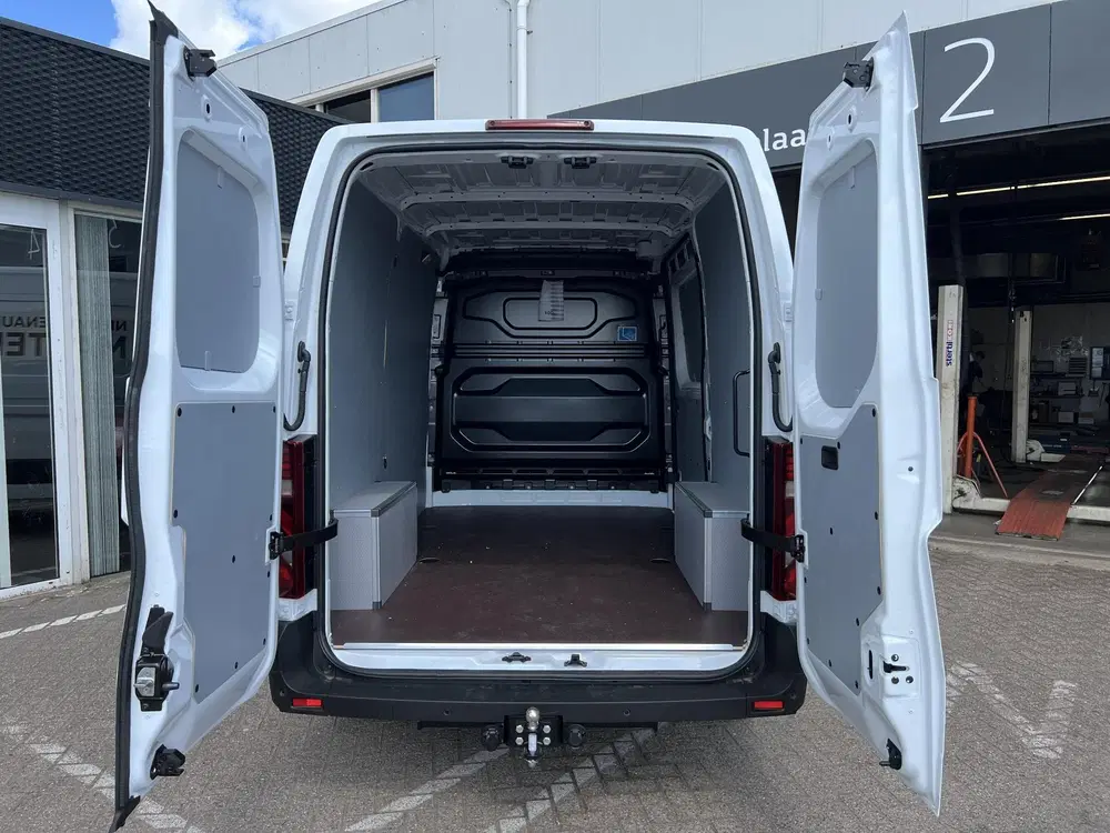 Renault Master T35 2.0 dCi 130 L2H2 Start uit 2024, foto 9