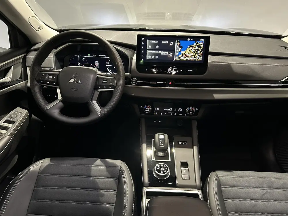 Mitsubishi Outlander 2.4 PHEV First Edition uit 2025, foto 3