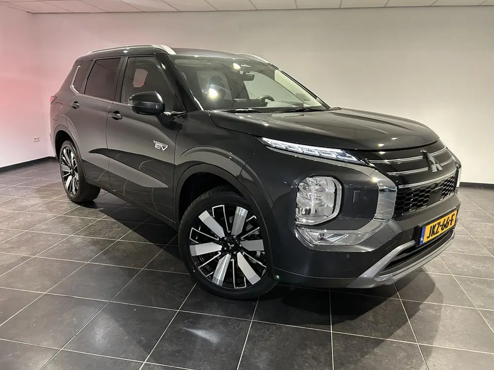 Mitsubishi Outlander 2.4 PHEV First Edition uit 2025, foto 4