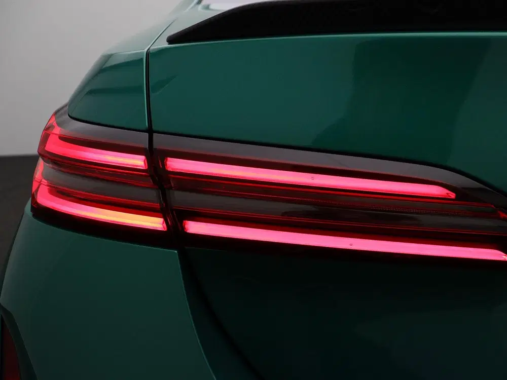 BMW M5 Sedan Comfort Pack uit 2024, foto 12