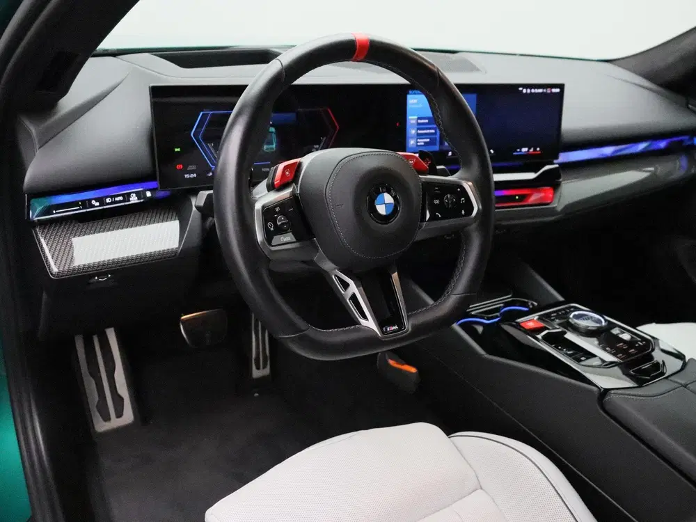 BMW M5 Sedan Comfort Pack uit 2024, foto 13