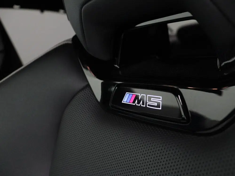 BMW M5 Sedan Comfort Pack uit 2024, foto 15