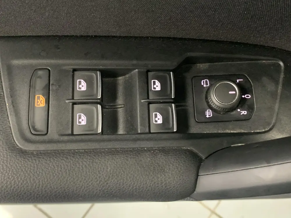 Volkswagen Tiguan 1.4 TSI eHybrid Business+ SOH 96,8% | PANO uit 2023, foto 19