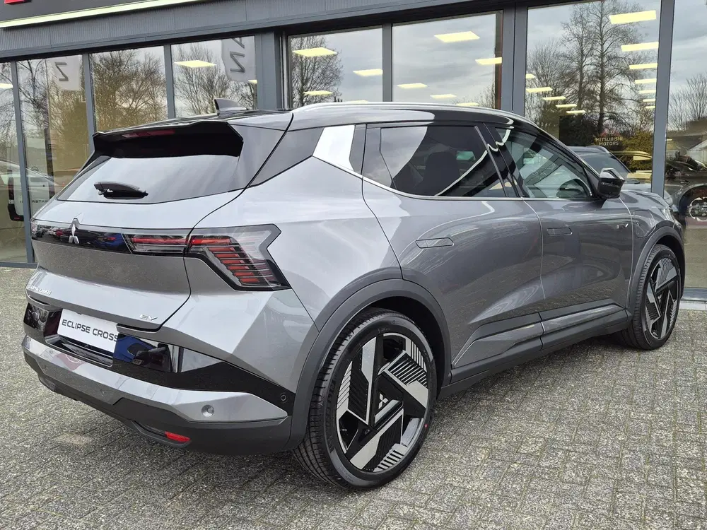 Mitsubishi Eclipse Cross Instyle 87 kWh uit 2025, foto 2