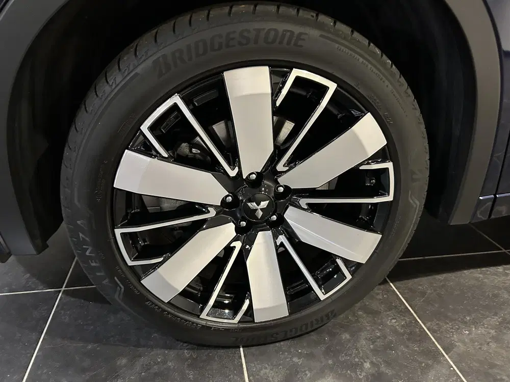 Mitsubishi Outlander 2.4 PHEV Instyle uit 2025, foto 17