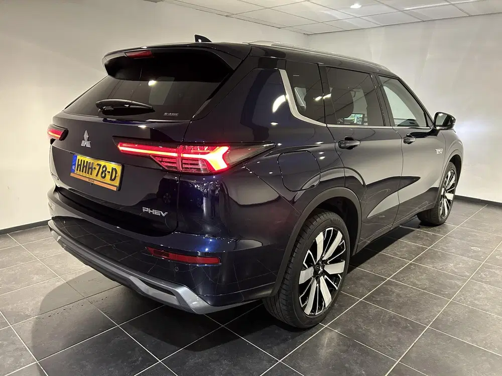 Mitsubishi Outlander 2.4 PHEV Instyle uit 2025, foto 2