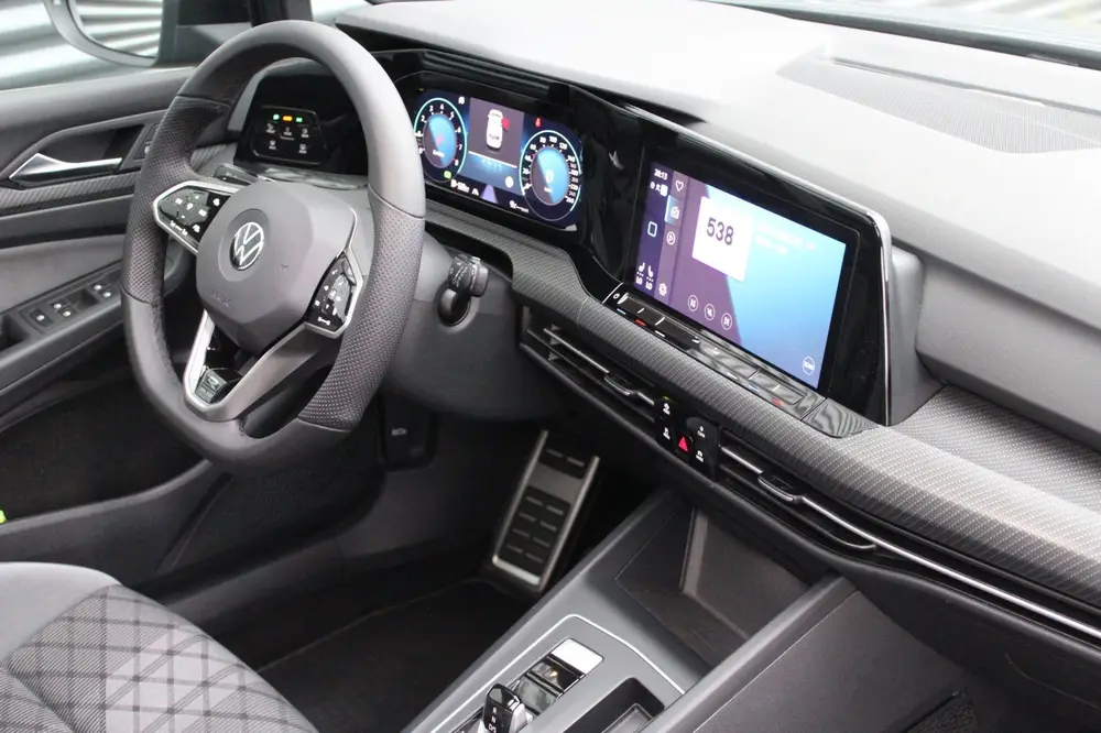 Volkswagen Golf 1.5 eTSI 3x R-Line | Panoramadak | Camera | uit 2022, foto 7