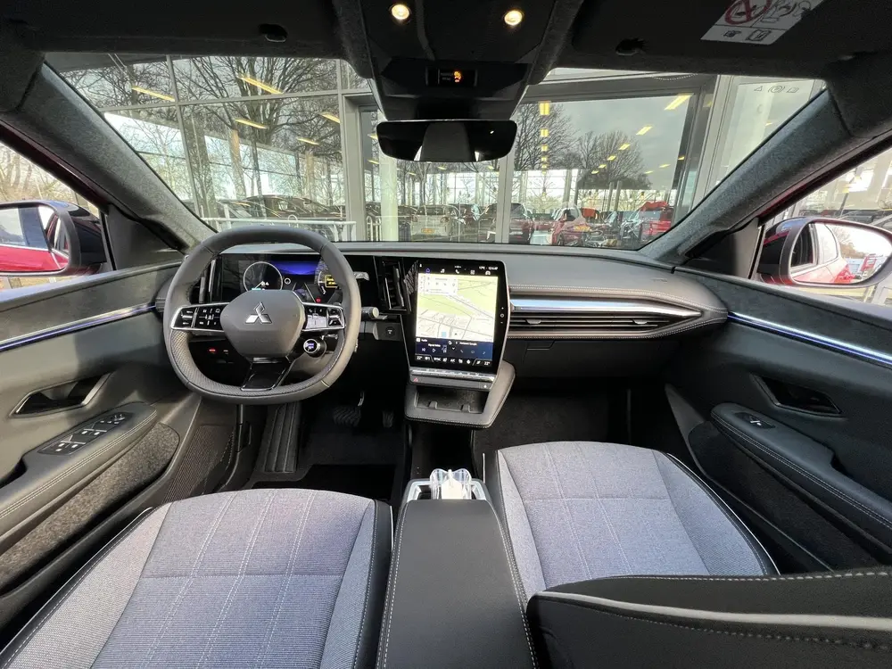 Mitsubishi Eclipse Cross Intense 87 kWh uit 2026, foto 3