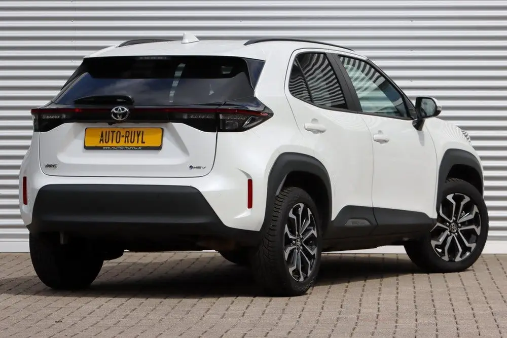 Toyota Yaris Cross 1.5 Hybrid 130 Team-Player Safety+ Winter uit 2025, foto 2