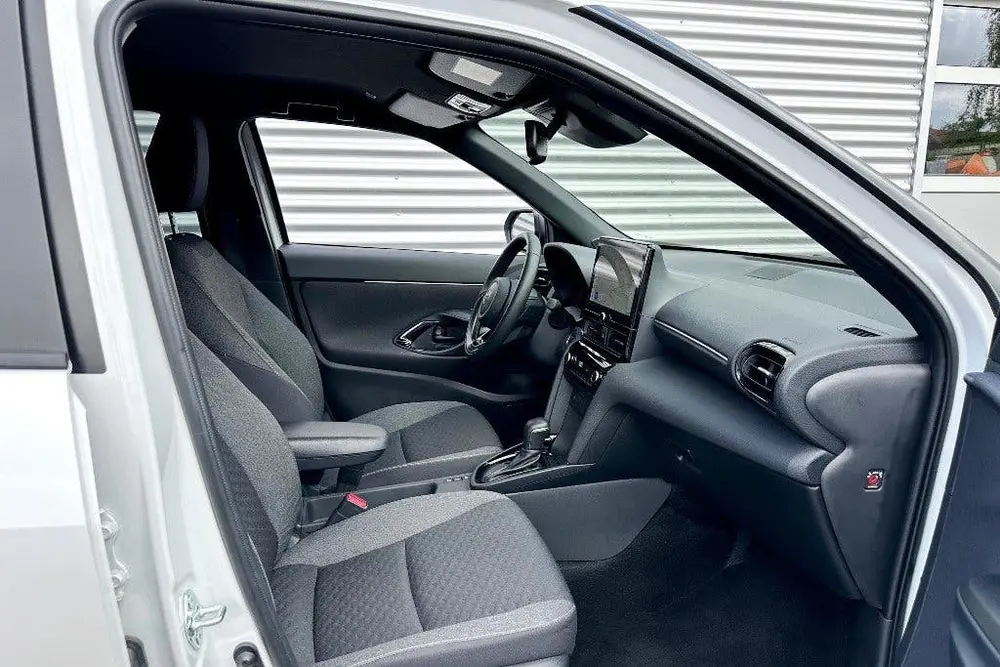 Toyota Yaris Cross 1.5 Hybrid 130 Team-Player Safety+ Winter uit 2025, foto 4