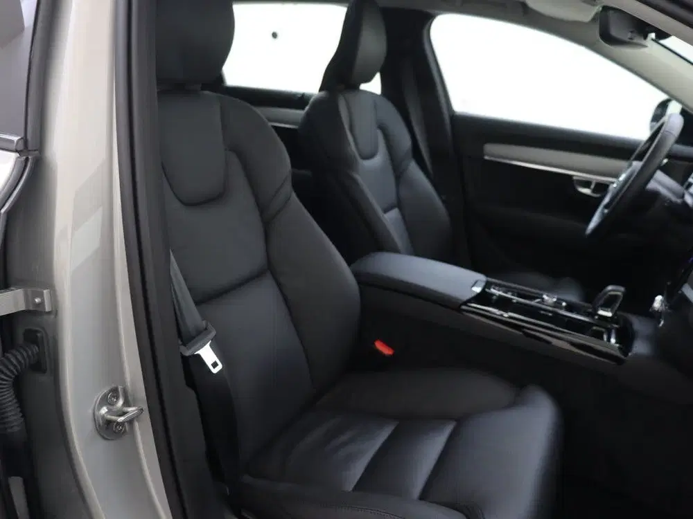 Volvo V90 T6 Ultimate Dark uit 2024, foto 14