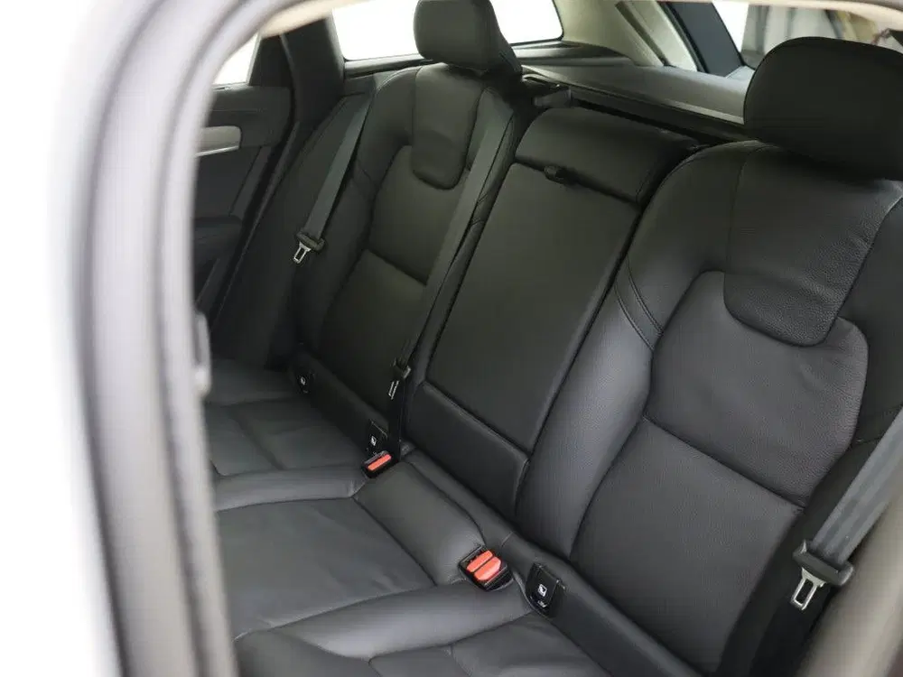 Volvo V90 T6 Ultimate Dark uit 2024, foto 7