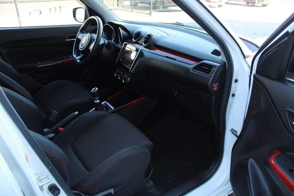 Suzuki Swift 1.4 SPORT uit 2023, foto 19