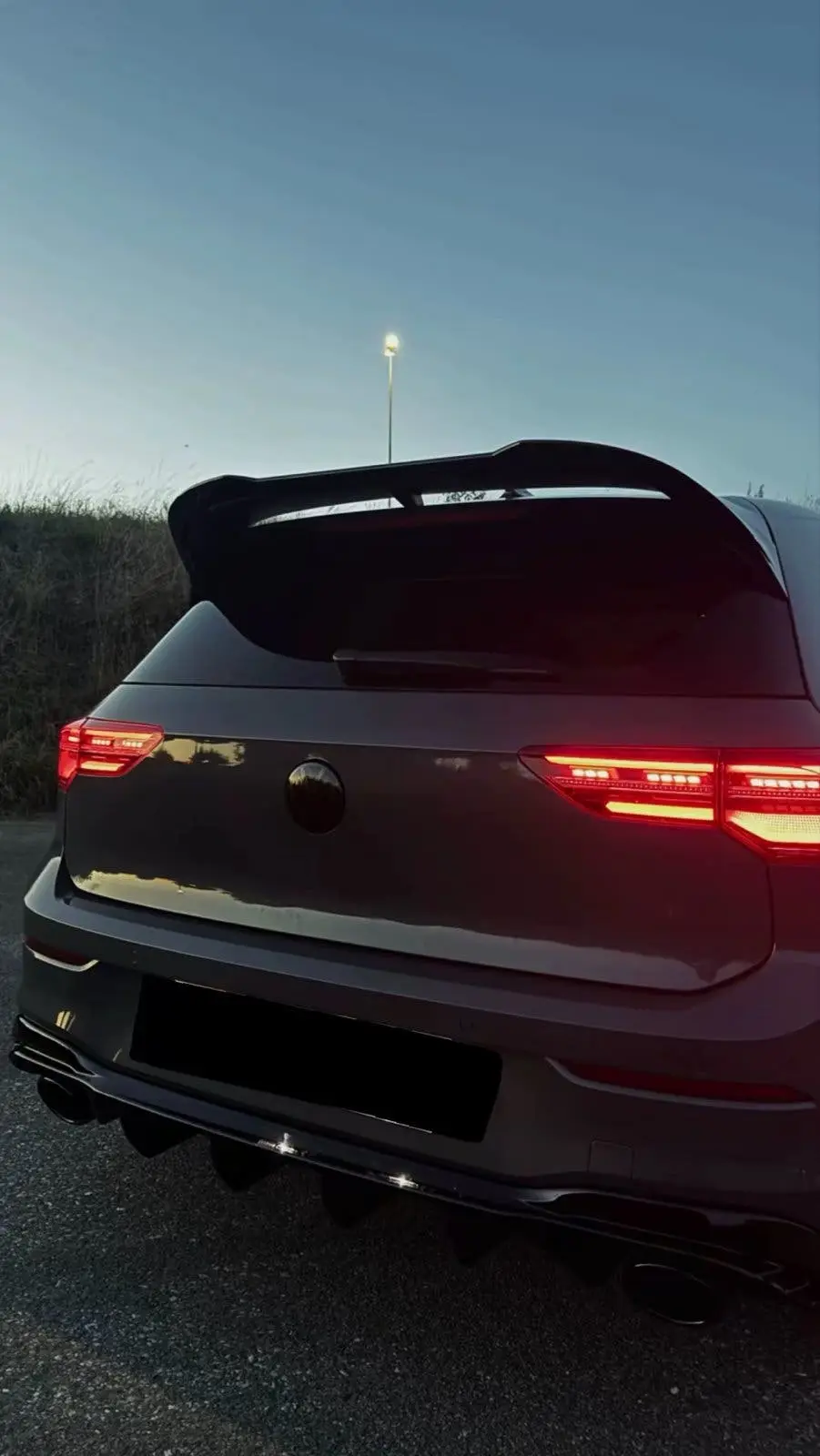 Volkswagen Golf 2.0 TSI OPF 221KW Dsg7 2023 Grijs uit 2023, foto 7